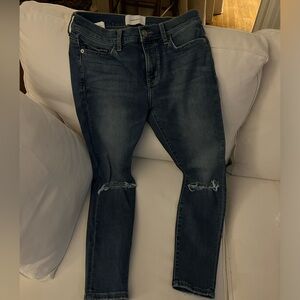 Current Elliott Stiletto Jeans Size 28 with holes in knees
